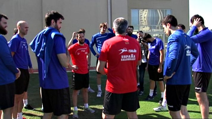 Telediario 1 - Los Hispanos trabajan de cara al partido frente a Eslovenia