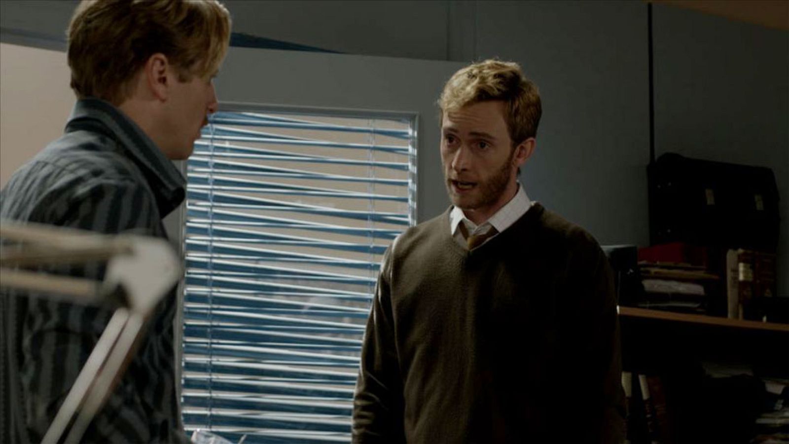 Cuéntame - Toni indignado por la retirada de 'Cambio 16'