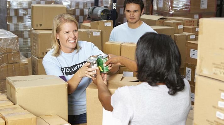 Telediario 1 - Anteproyectos de ley del Voluntariado y del 'Tercer Sector'