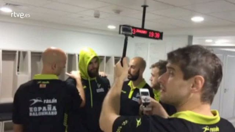 Alegría y bromas por pasar a octavos del Mundial