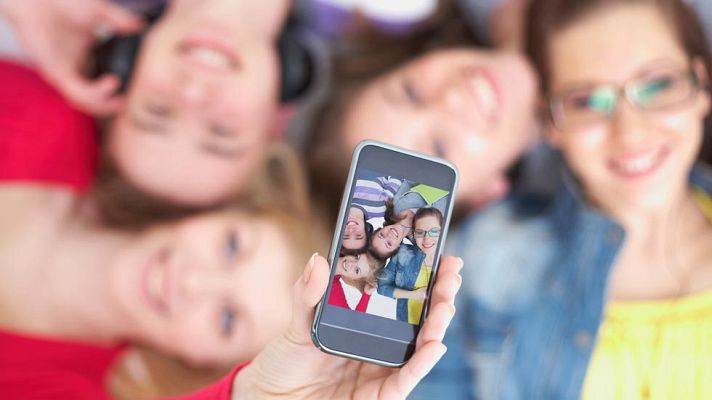 Telediario 1 - Aumentan los casos de violencia de hijos contra padres por los móviles