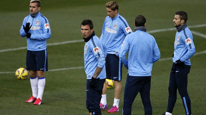 Telediario 1 - Duelo de pizarras en el Calderón