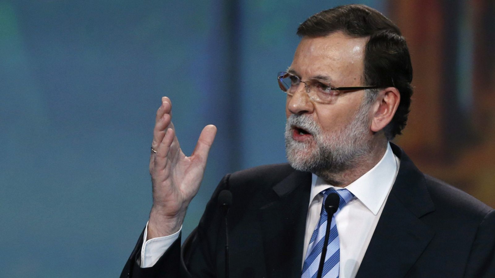 Rajoy critica el "radicalismo" de los partidos que dan "doctrina en televisión"