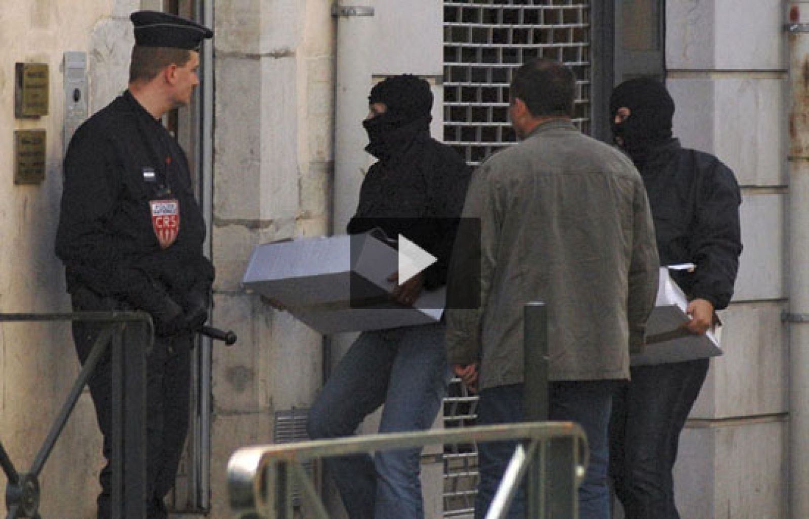 Registros en Bayona tras las detenciones de Francia | Ver