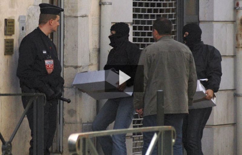 Registros en Bayona tras las detenciones de Francia | Ver