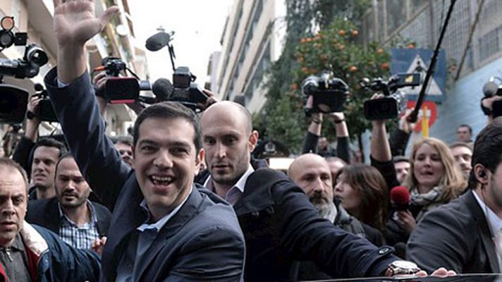 Informativo 24h - Los sondeos dan una victoria histórica a Syriza, que roza la mayoría absoluta