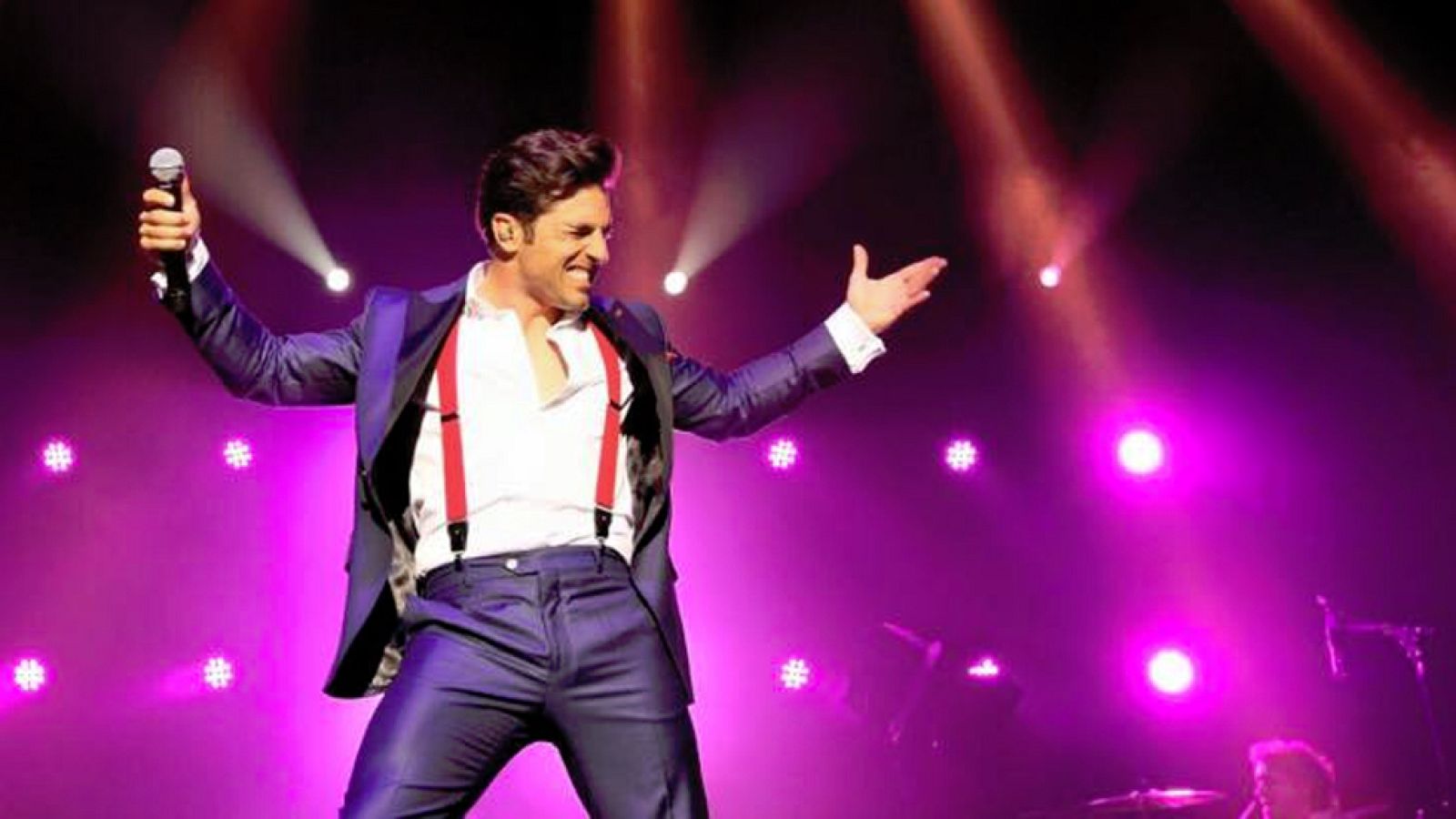 Bustamante se declara a Paula