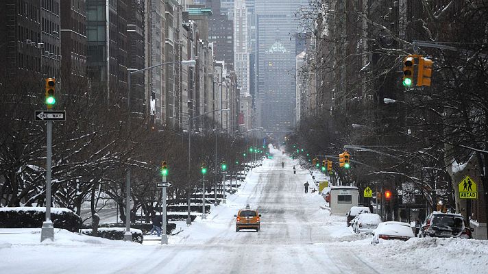  - La nieve convierte Nueva York en una ciudad fantasma