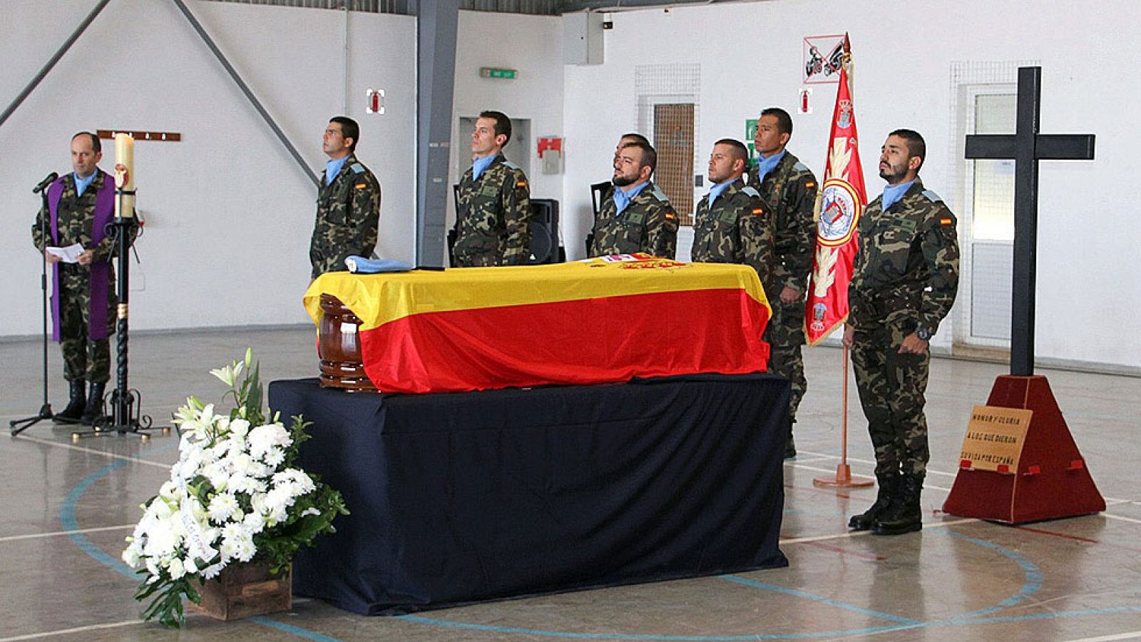 Rinden honores militares al español fallecido en un bombardeo en el Líbano