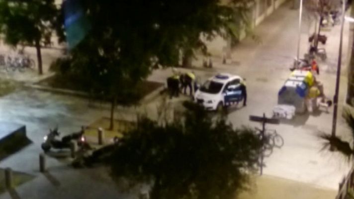 Telediario 1 - Investigan la agresión de los Mossos a un joven en Barcelona