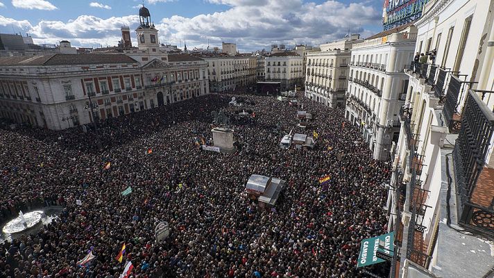 Telediario 1 - Miles de personas han acudido a la marcha de Podemos