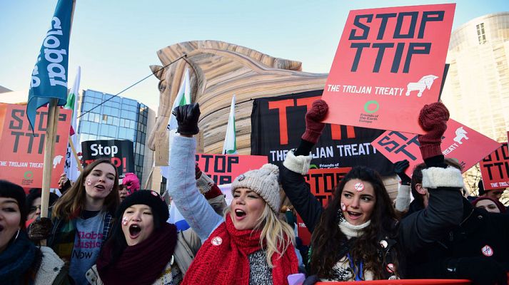 Informativo 24h - Manifestación contra el tratado entre la UE y EE.UU.