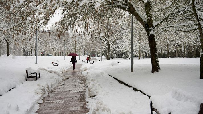 El tiempo - Nevadas en Mallorca y viento fuerte en Galicia y Girona