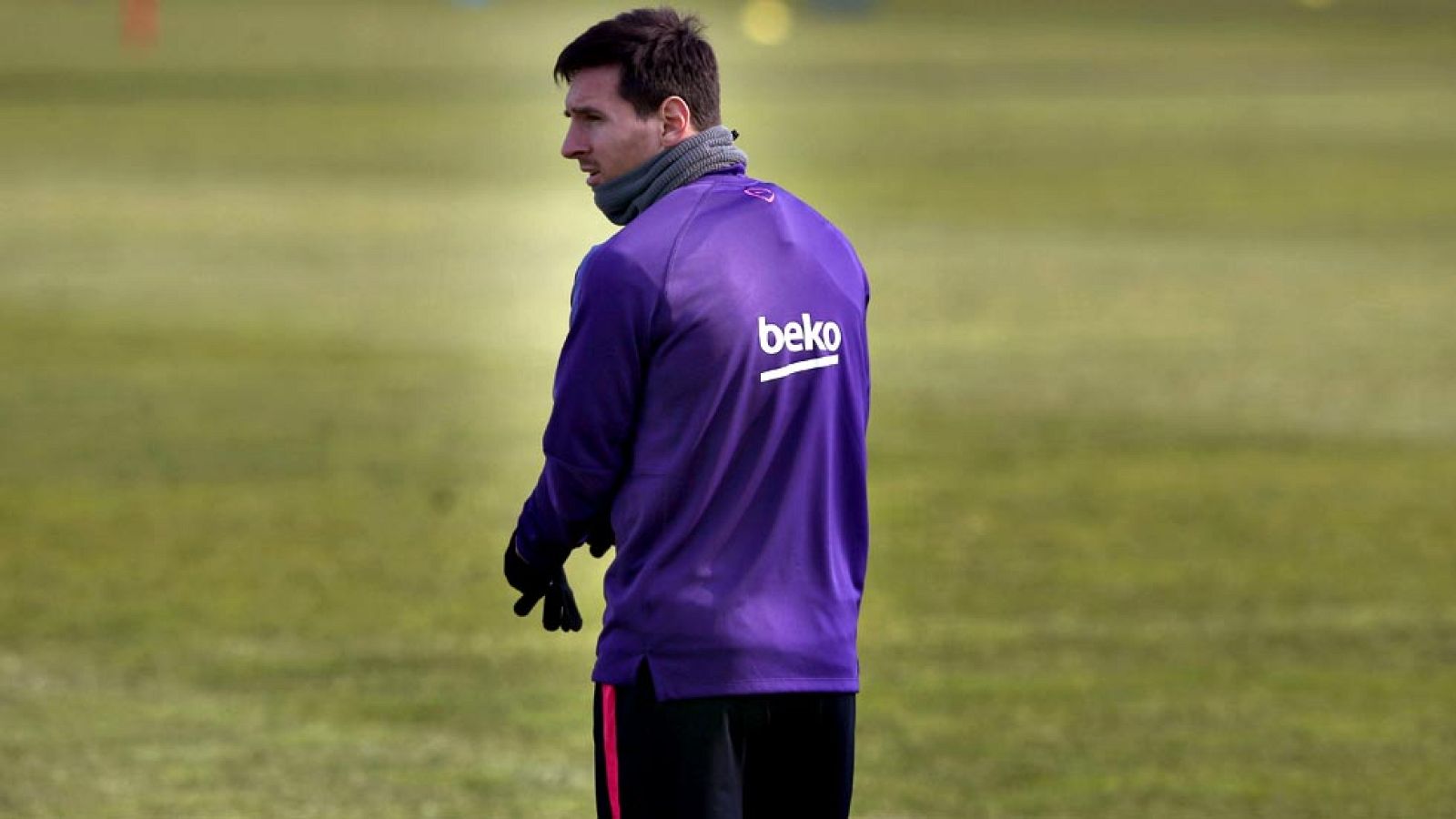 Athletic Club y FC Barcelona se van a medir este domingo, en San Mamés, en un clásico liguero que va a enfrentar al equipo rojiblanco, impulsado por sus dos últimas victorias frente a Málaga, en Copa, y Levante, con un rival en racha que llegará a 'L