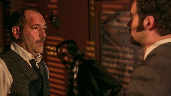 Víctor Ros - Blázquez se lía a porrazos con el detenido