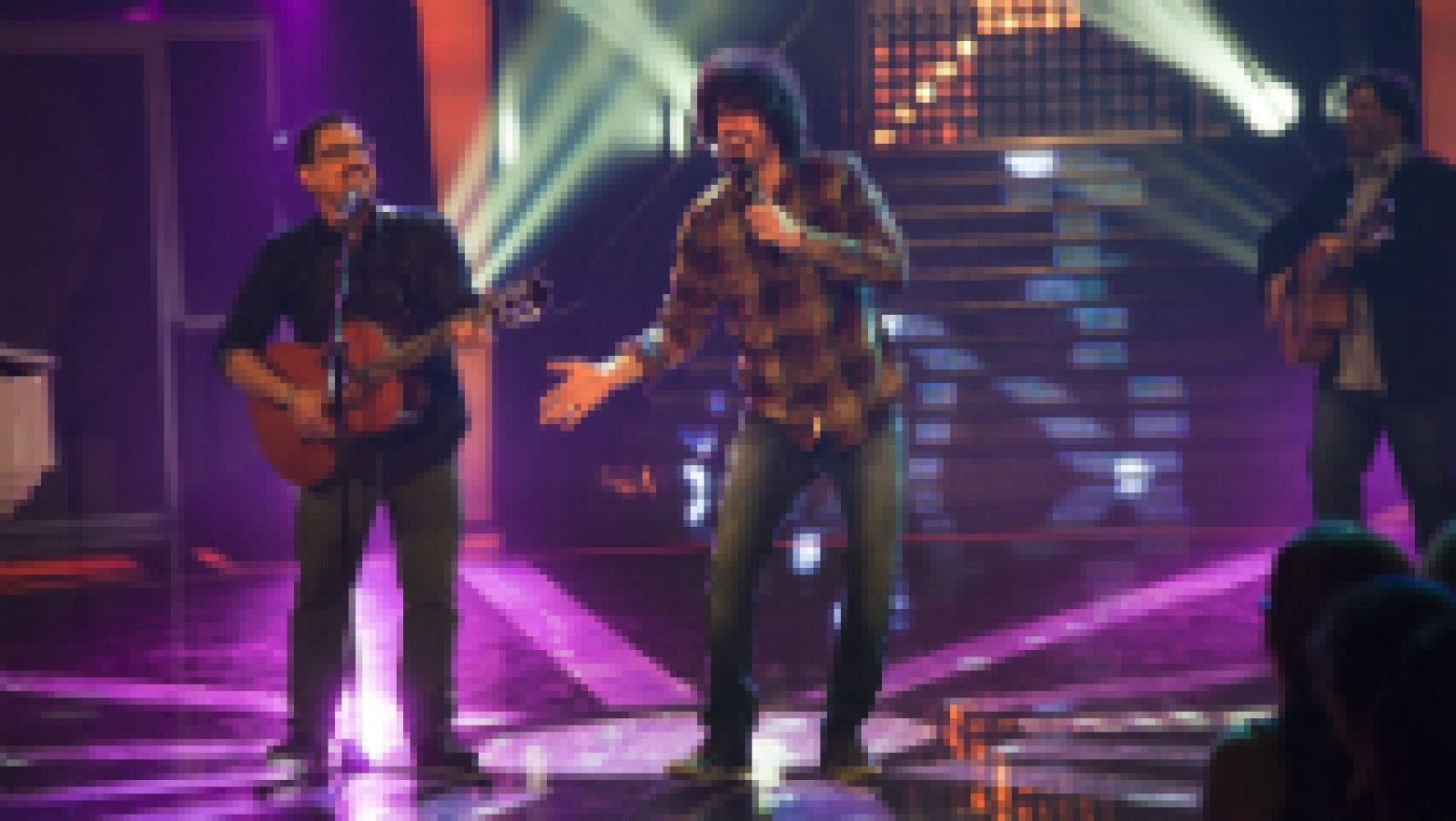 Melendi interpreta 'Más allá de nuestros recuerdos' junto a su autor Pedro Sosa 