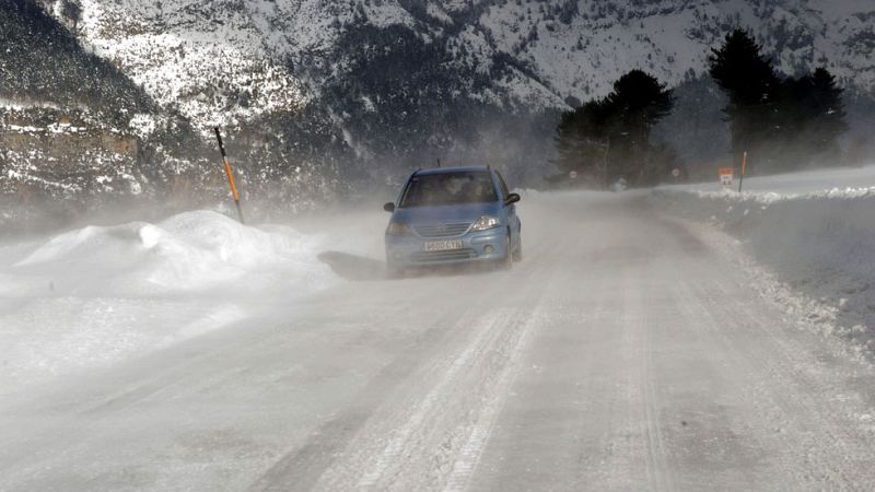 El temporal remite pero persisten los efectos de las grandes nevadas