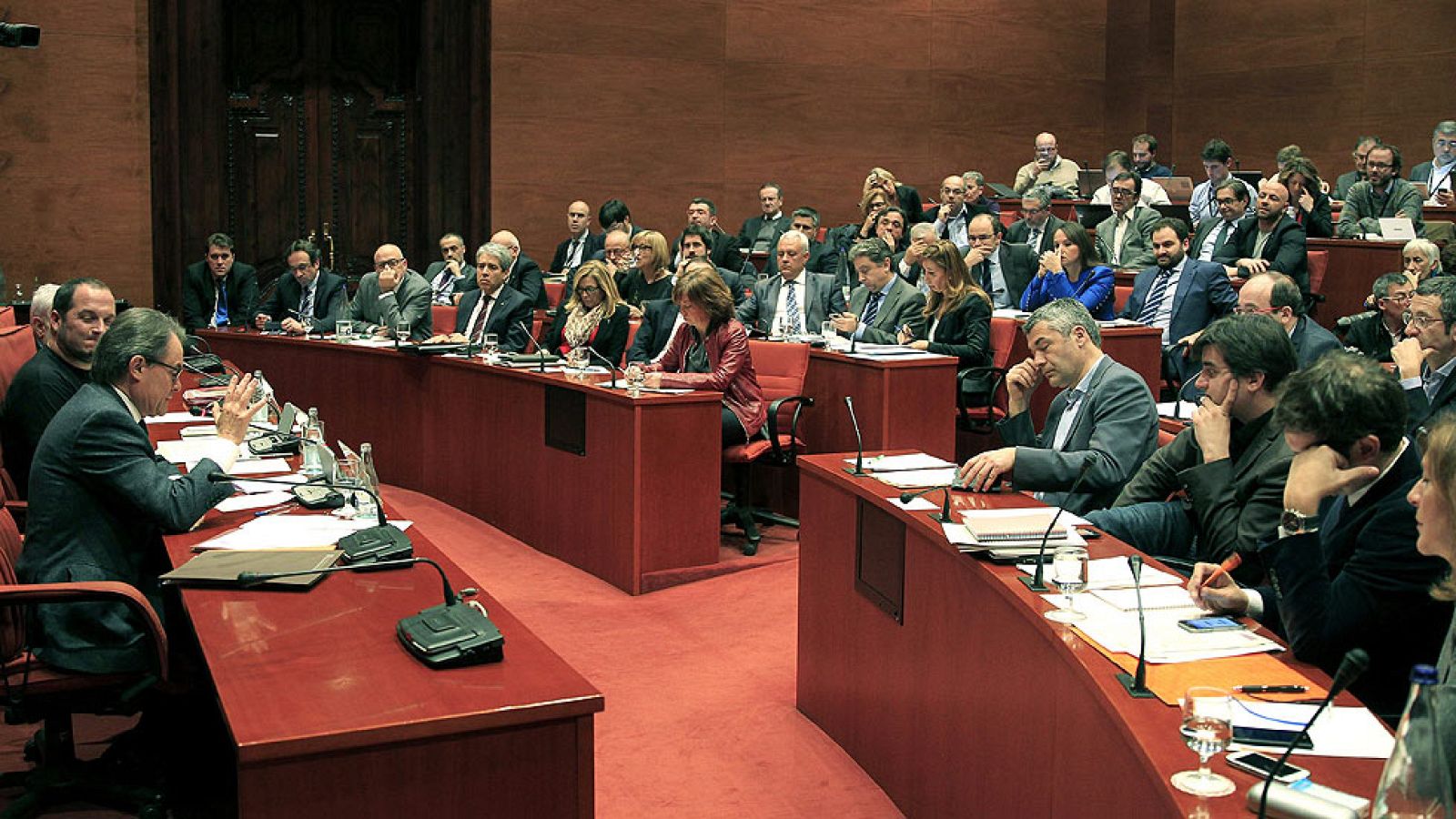 La oposición cuestiona que Mas no supiera nada de la fortuna oculta de los Pujol