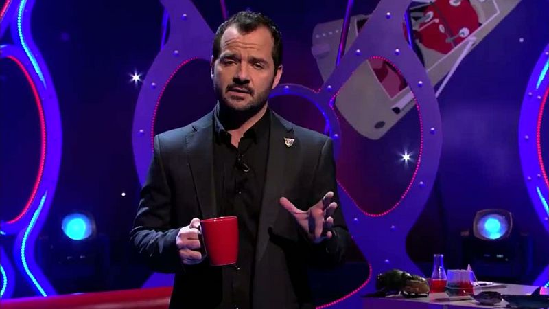 Órbita Laika - Monólogo de Ángel Martín sobre el cambio climático: "Si la cosa sigue así, en unos años desaparecerán un montón especies... la gente se mandará fotos de cucarachas, porque estos bichos ¡no mueren nunca!"