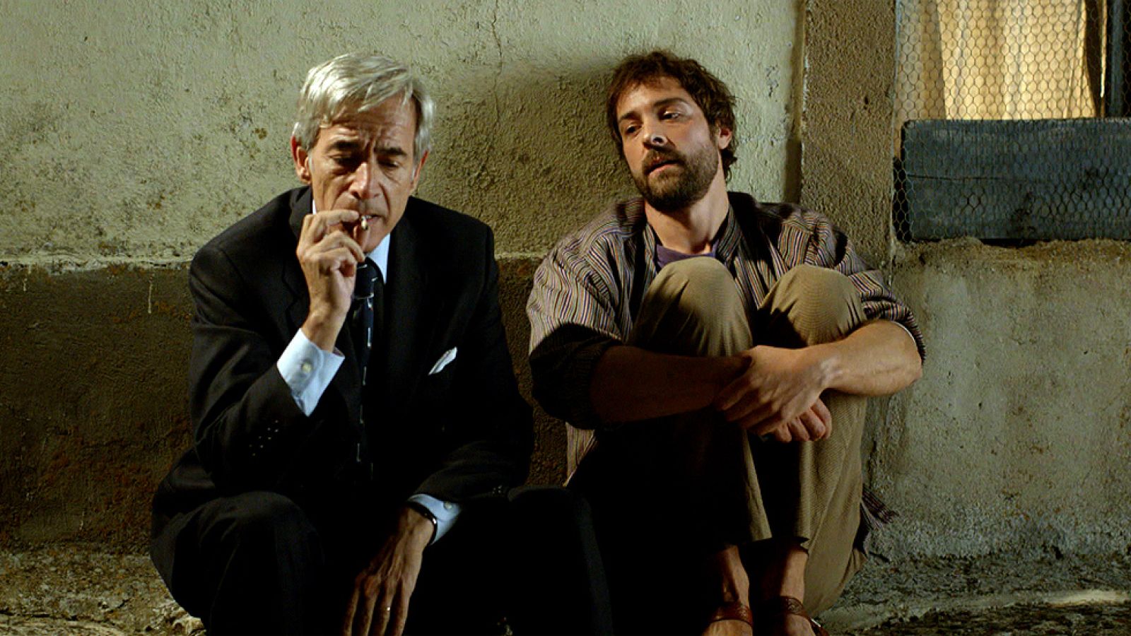 Cuéntame cómo pasó - Antonio se fuma un porro