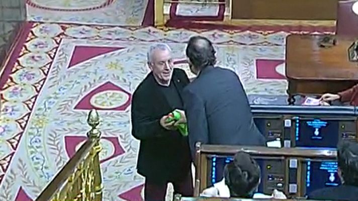 Informativo 24h - Lara culpa a la política económica del PP de los "dramas" y Rajoy insiste en que España va "mejor"