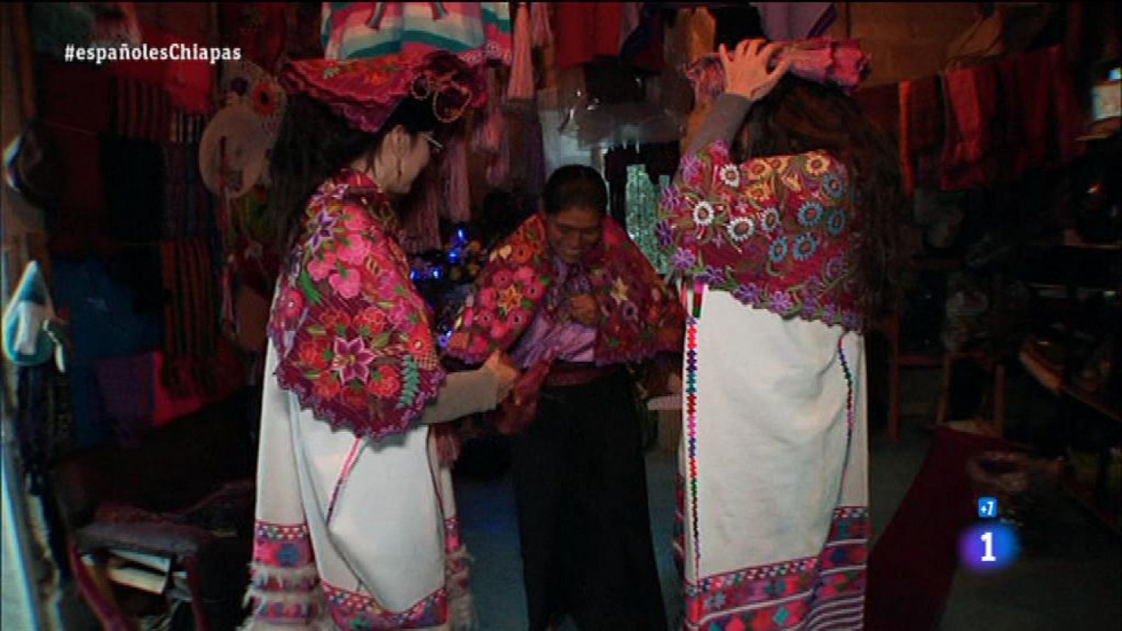 Españoles en el mundo - Chiapas - Los bordados de Zinacatán