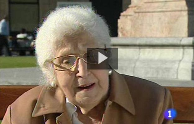 Festival de cine de San Sebastián - Tsilla Chelton pasea con TVE