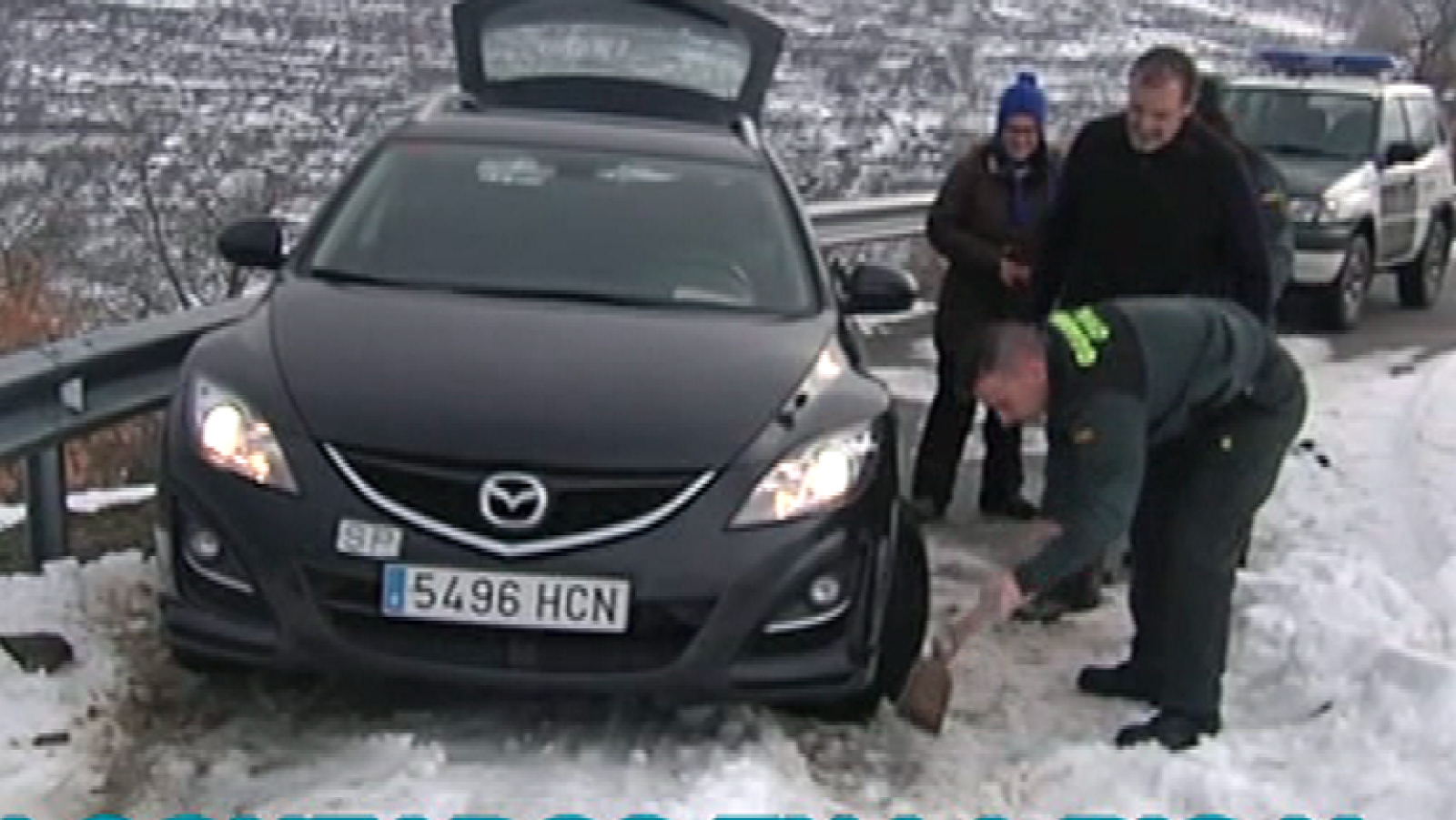 España Directo- Un equipo de España Directo, atrapado en la nieve