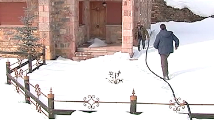 España Directo - El hombre de las nieves se adentra en pueblos aislados