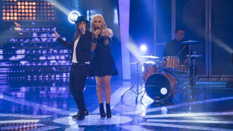 Marta Sánchez interpreta 'Duermes mientras yo escribo' junto a Seila Álvarez