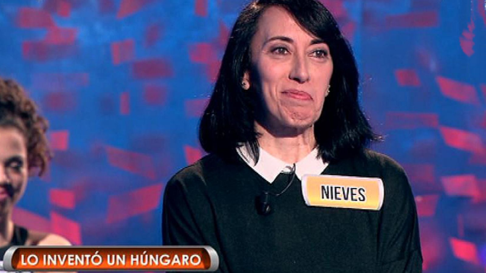 Nieves hace que Ramón se tire al suelo | Ver