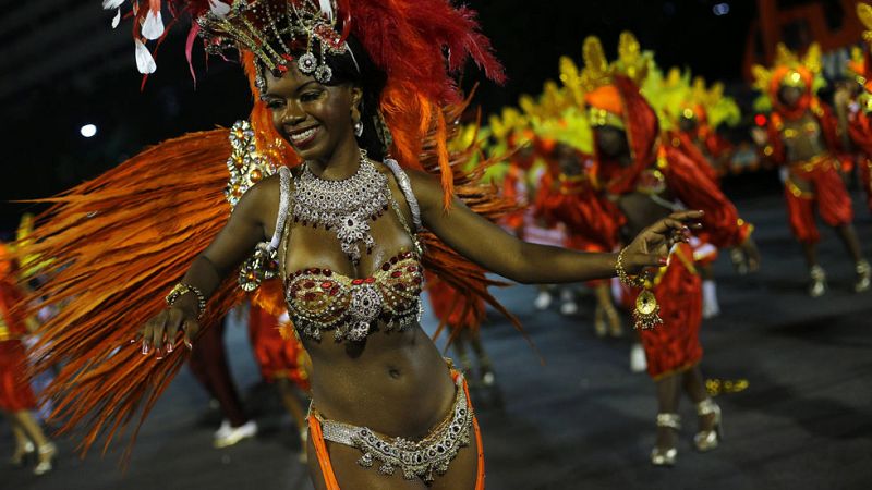 Brasil contagia al mundo de ritmo en carnaval