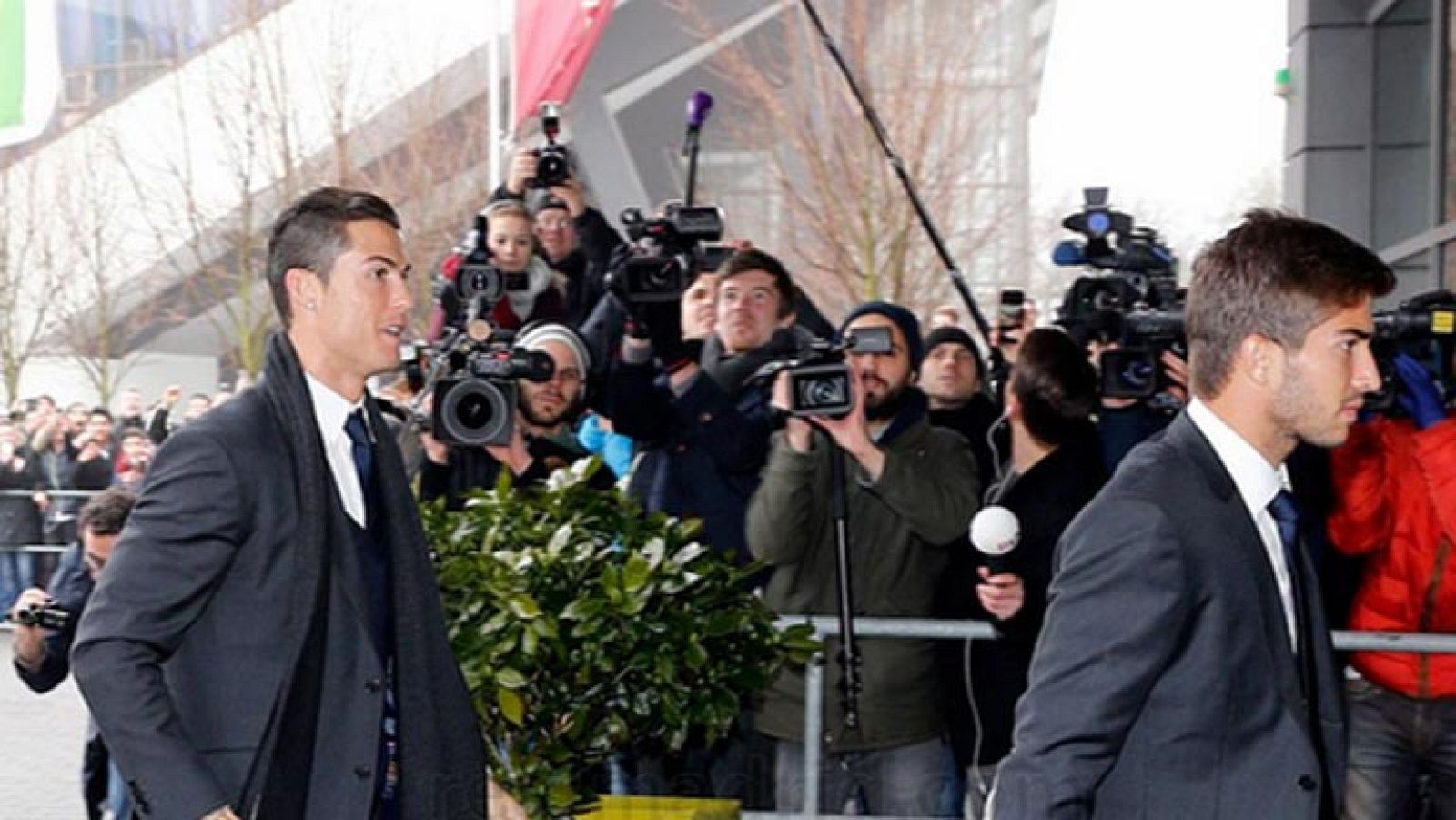 El Real Madrid ya esta en Alemania para jugársela ante el Schalke | Ver