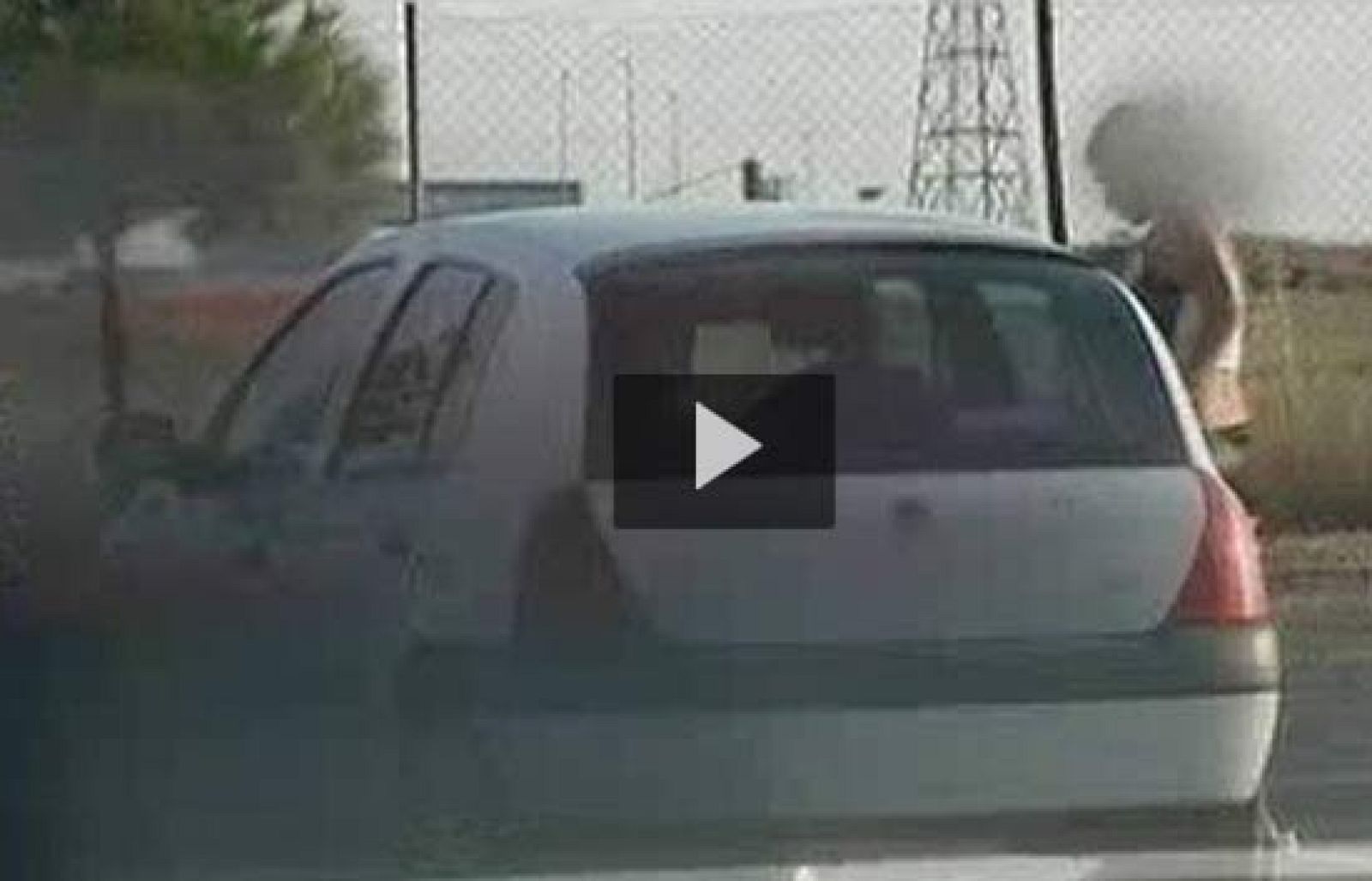 Un equipo de reporteros de TVE recoge las reivindicaciones de las mujeres que ejercen voluntariamente la prostitución.