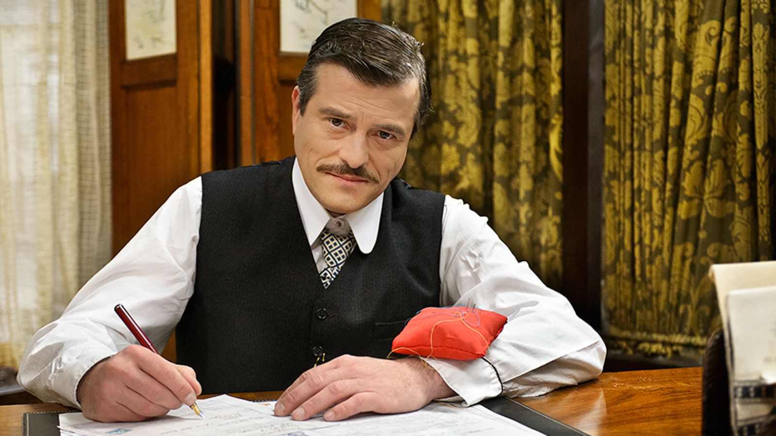 'Acacias 38' - Raúl Cano Cano es Leandro