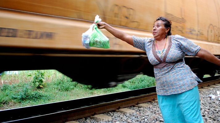 Telediario 1 - La historia de 'Las Patronas' mexicanas tiene documental