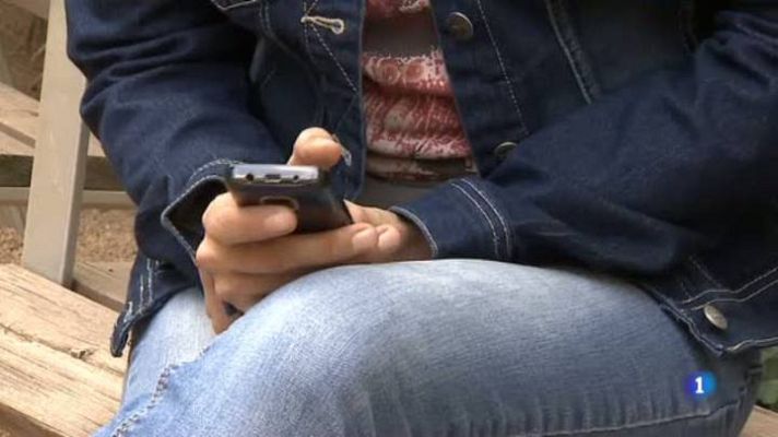 L'Informatiu - Més d'un 60% de les aplicacions per conèixer gent poden amagar virus informàtics