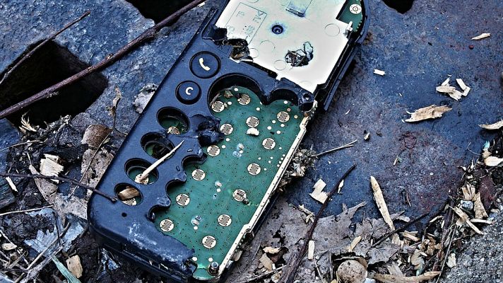 Telediario 1 - Nueva normativa del reciclaje de los aparatos eléctricos