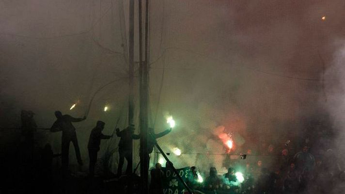 Telediario 1 - Se suspende indefinidamente la liga griega para combatir la violencia