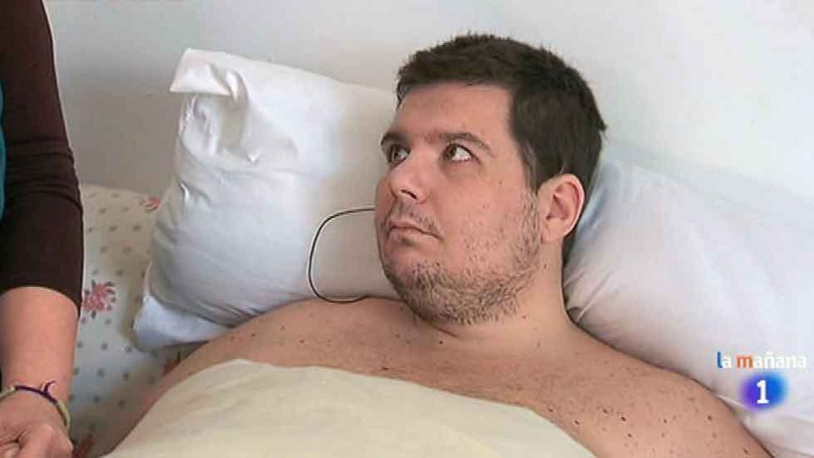 Su gordura le impide salir de casa