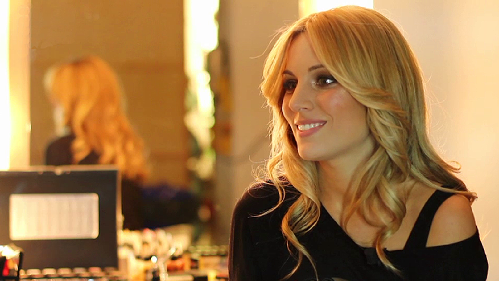 Edurne habla de su tema "Amanecer"