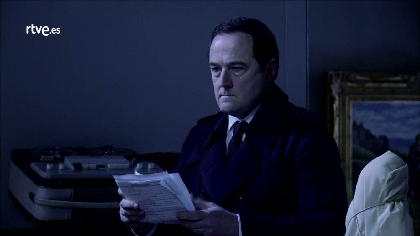 José Mota presenta... - El mileurista: "¡Cobrarás 1000 euros brutos al mes y ni un céntimo más!"