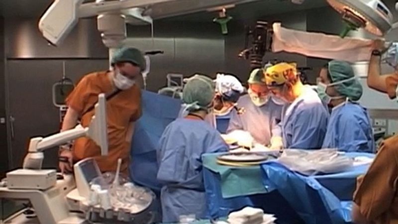 El cirujano Sergio Canavero presenta su técnica para trasplantar el cuerpo entero