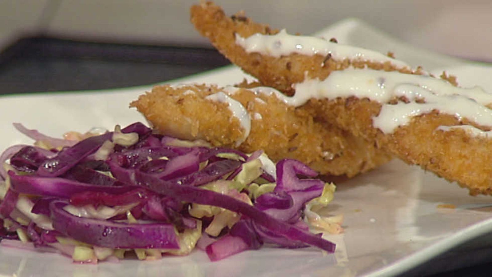 Cocina con Sergio - Solomillos de pollo empanados a la salsa de mostaza - ver ahora