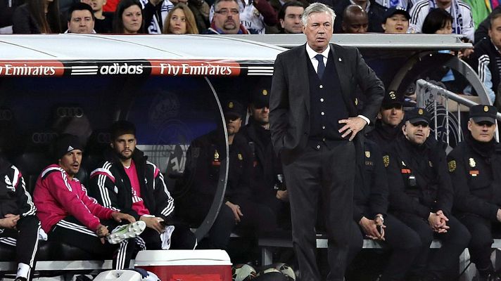 Telediario 1 - Ancelotti fue silbado por el Bernabéu al cambiar a Isco