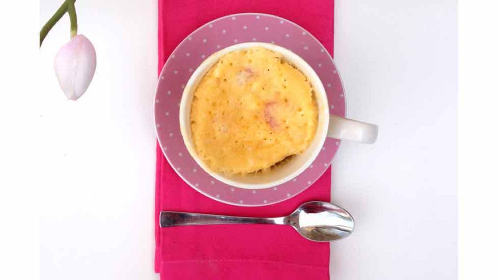 Así se hace un mug cake quiche Lorraine