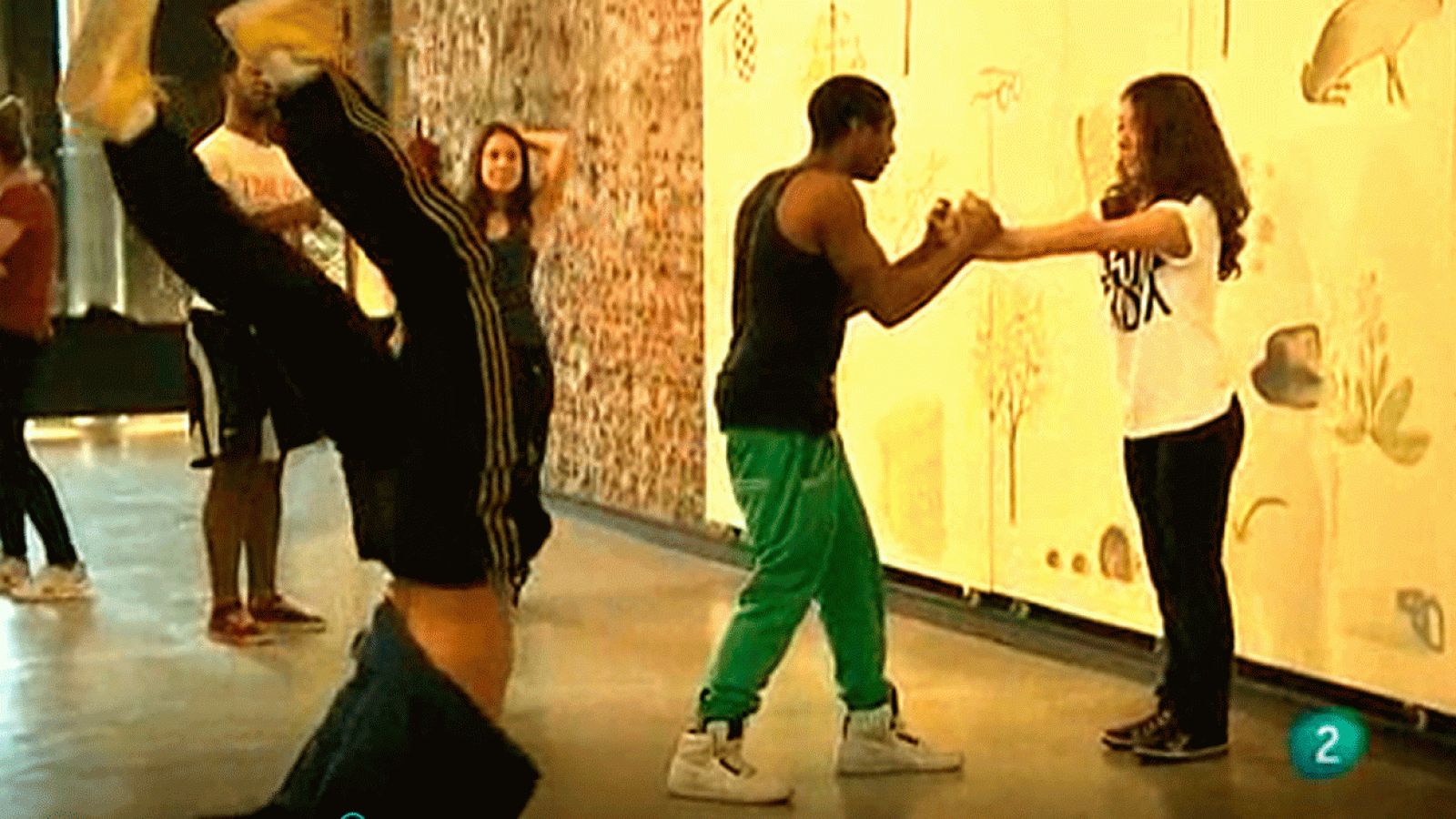 La Aventura del Saber. Urban Style Legazpi Intermediae la salsa, la bachata, el merengue típico, el mambo, dembow reggaetón Luis Alfredo Acosta