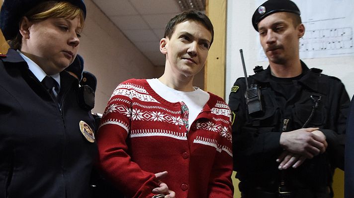 Telediario 1 - La piloto ucraniana suspende su huelga de hambre en una cárcel rusa tras 84 días