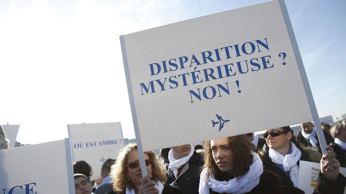 Telediario 1 - Continúa la búsqueda del vuelo MH370 de Malaysia Airlines