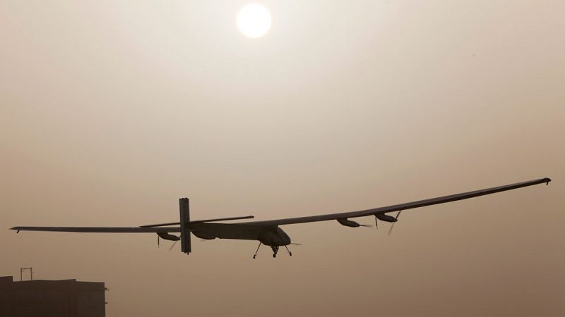 Despega el primer avión solar que dará la vuelta al mundo